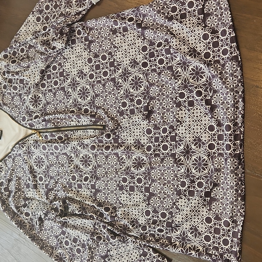 Robert Louis Black and White Patterned Top Sz Lg